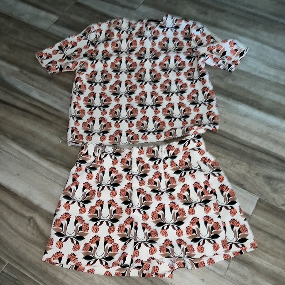 Zara 70's floral 2 piece short set size medium